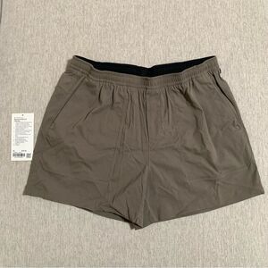 Lululemon Mens Bowline 5” inseam Short Woven XL Nomad
